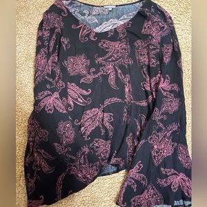 Flowy Long-sleeve blouse